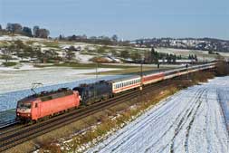 120 142 und ES 64 U2-026 bei Uhingen