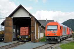 RTS 2016 908, 2016 911 und 293 002 in Reutte