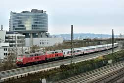 218 402 und 218 491 in Untertürkheim