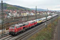 218 436, 218 824 und 218 381 in Untertürkheim