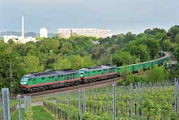 241 697 und 241 008 bei Stuttgart-Münster