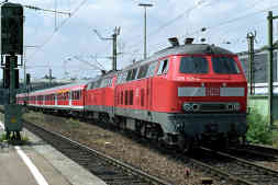 218 163 und 218 167 mit Interregioexpreß