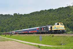 580 008 und 182 536 bei Eyach