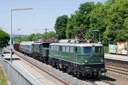 E40 128 und E94 279 in Sommerrain