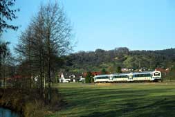 VT 422 und 421 bei Miedelsbach